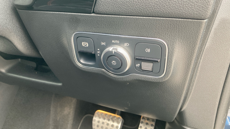 Mercedes-Benz GLA 200d AMG Line Executive 5dr Auto Diesel Hatchback